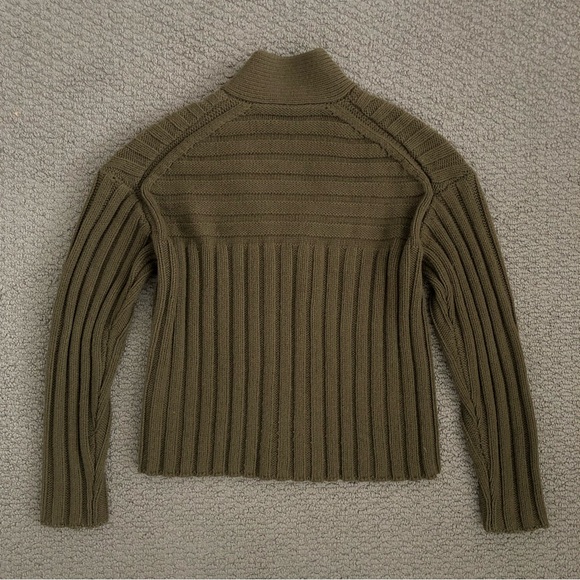 Everlane The Wool-Cashmere Ribbed V-Neck Cardigan - Picture 2 of 7